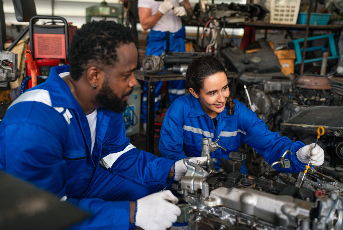Professional mechanics at Euro Motor Clinic